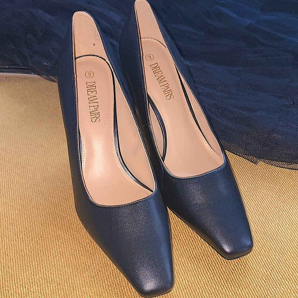 Dream Pairs Women's Black Pumps